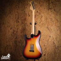 Fender Highway One Stratocaster HSS 3-Color Sunburst 2009 USA электрогитара