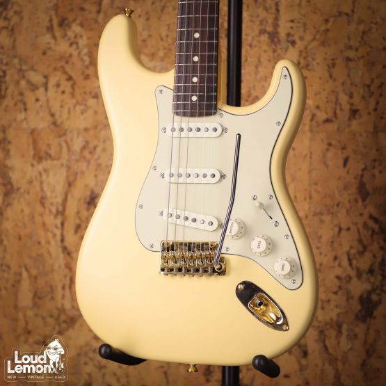 Fender Junior Collection Stratocaster Satin Vintage White 2022 Japan электрогитара