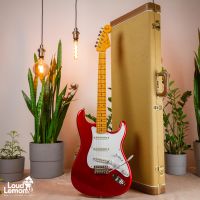 Fender Limited Edition AVRI '57 Stratocaster Candy Apple Red 2011 USA элетрогитара