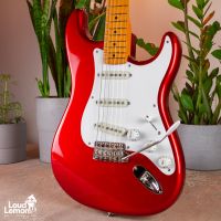 Fender Limited Edition AVRI '57 Stratocaster Candy Apple Red 2011 USA элетрогитара