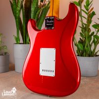 Fender Limited Edition AVRI '57 Stratocaster Candy Apple Red 2011 USA элетрогитара