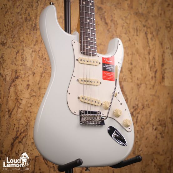 Fender Limited Edition American Professional Stratocaster w/ Roasted Maple Neck Sonic Blue 2020 USA электрогитара