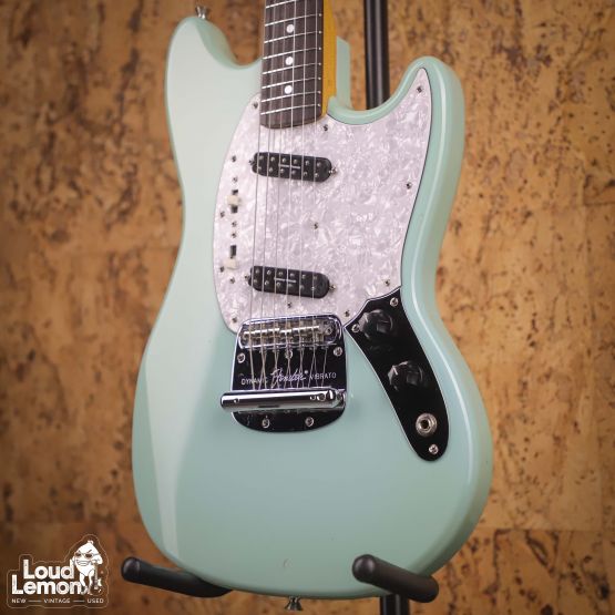 Fender MG-69 w/ Seymour Duncan Humbuckers Sonic Blue 2002 Japan элеектрогитара