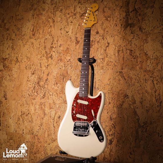 Fender MG65 Mustang Vintage White 2006 Japan электрогитара