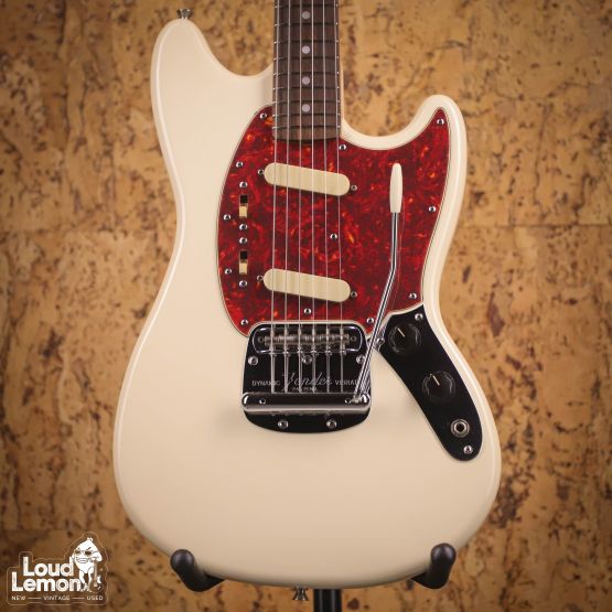 Fender MG65-86 Mustang Arctic White 2006 Japan электрогитара