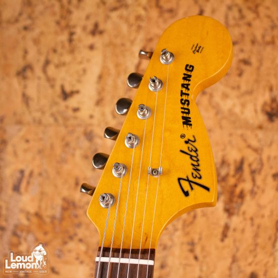 Fender MG69 Mustang Sunburst 2006 Japan электрогитара