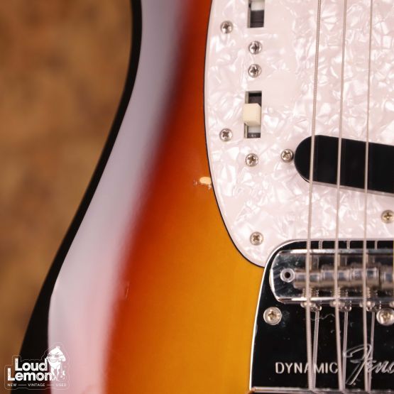 Fender MG69 Mustang Sunburst 2004 Japan электрогитара