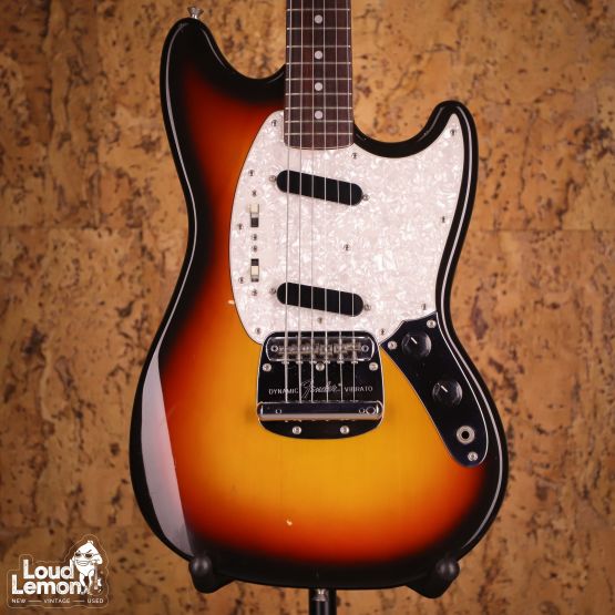 Fender MG69 Mustang Sunburst 2004 Japan электрогитара