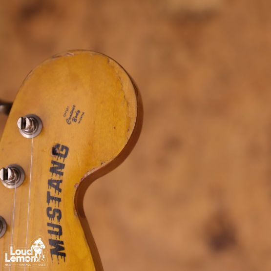 Fender MG69 Mustang Vintage White 1993 Japan электрогитара