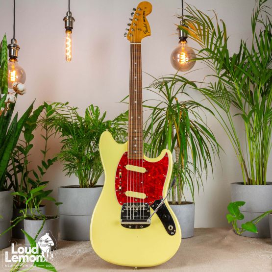 Fender MG69-65 Mustang Yellow White 1999 Japan электрогитара