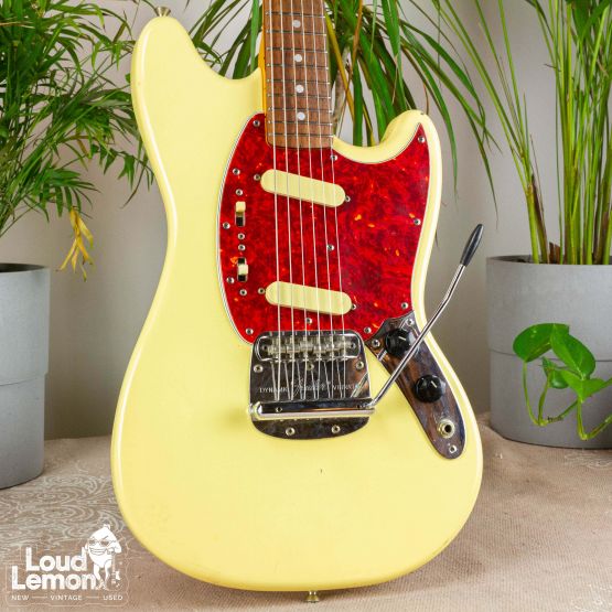 Fender MG69-65 Mustang Yellow White 1999 Japan электрогитара