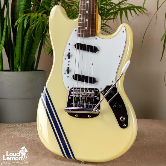 Fender MG69CO Mustang Competition Olympic White 2007 Japan электрогитара