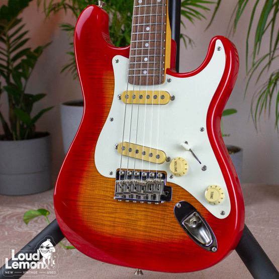 Fender MST-40 Mini Stratocaster Flame Cherry Burst 1993 Japan электрогитара