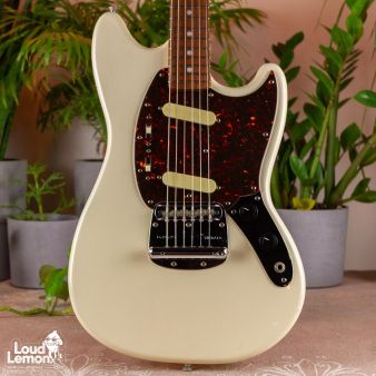 Fender Mustang Body - MG66/Neck - MG69 Vintage White 2005 Japan электрогитара