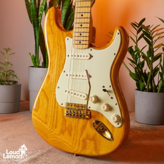 ‌Fender Neck - Deluxe Player's Strat, Body - Classic Series '70s Stratocaster Natural 2006 Mexico электрогитара