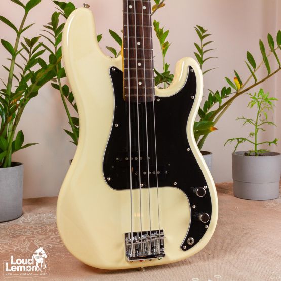 ‌Fender PB-62US Precision Bass Vintage White 2008 Japan бас-гитара