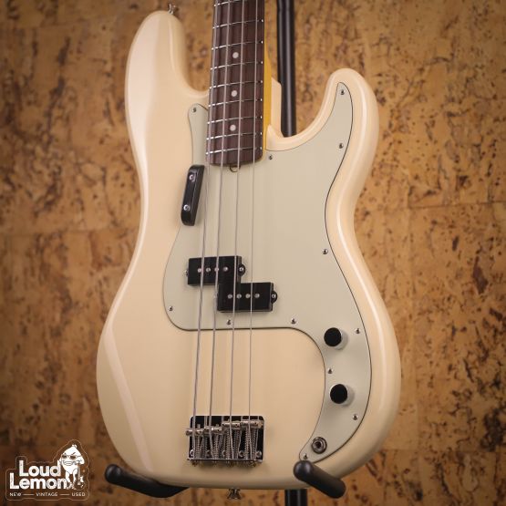 Fender PB70-70US Precision Bass w/ Fender USA V-Mod Pickup Olympic White 1999 Japan бас-гитара