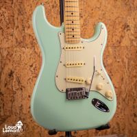 подарочный комплект Fender Player Stratocaster Surf Green 2021 Mexico электрогитара / чехол / кабель / ремень