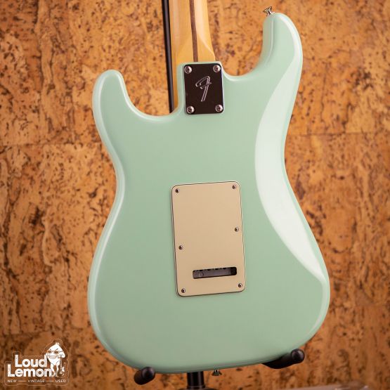 подарочный комплект Fender Player Stratocaster Surf Green 2021 Mexico электрогитара / чехол / кабель / ремень
