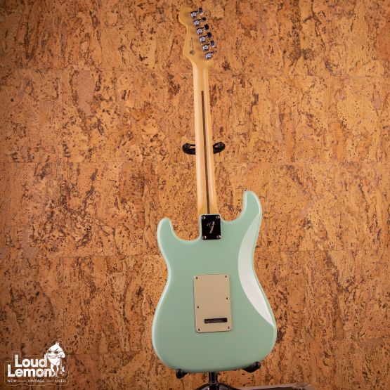 подарочный комплект Fender Player Stratocaster Surf Green 2021 Mexico электрогитара / чехол / кабель / ремень