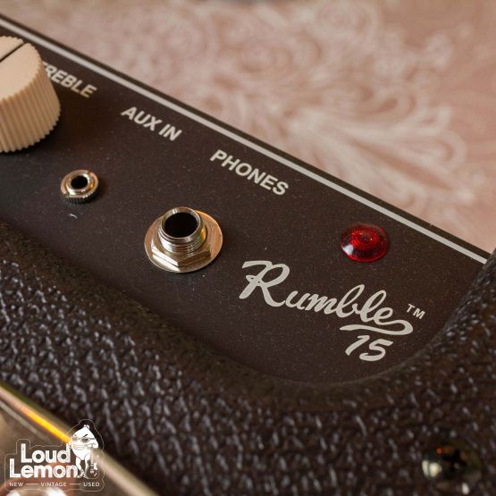 Fender Rumble 15 транзисторный басовый усилитель