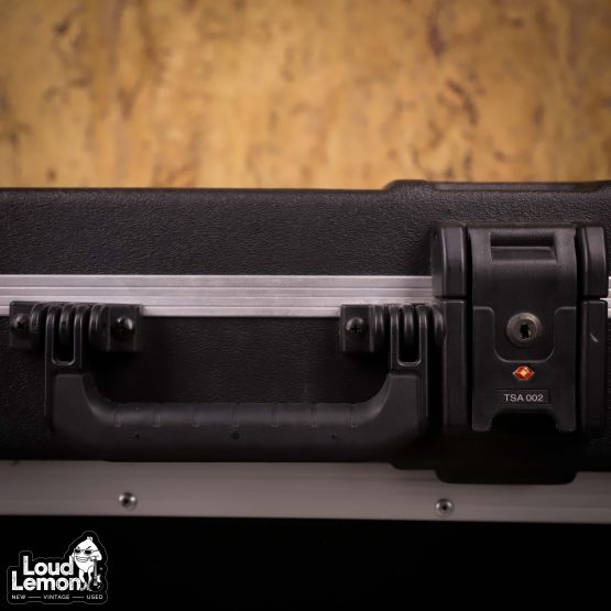 Fender SKB TSA 002 Rectangular Molded Bass Case кейс для бас-гитары