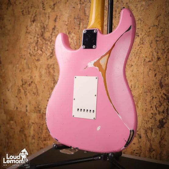 Fender ST62 Stratocaster Relic Shell Pink 1993 Japan w/ AVRI '62 pickups электрогитара
