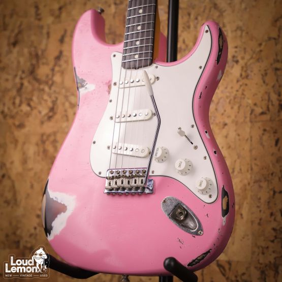 Fender ST62 Stratocaster Relic Shell Pink 1993 Japan w/ AVRI '62 pickups электрогитара