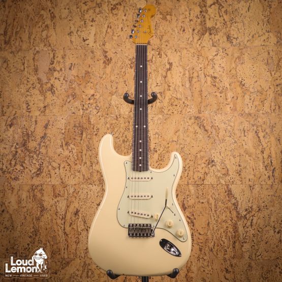 Fender ST62-70 Stratocaster Vintage White 1993 Japan электрогитара