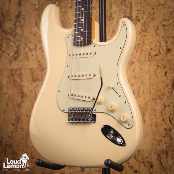 Fender ST62-70 Stratocaster Vintage White 1993 Japan электрогитара