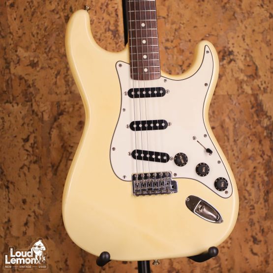 Fender ST72-55 Stratocaster Olympic White 1985 Japan электрогитара