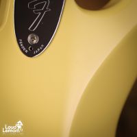 Fender ST72-80SC Stratocaster Yellow White 1992 Japan электрогитара