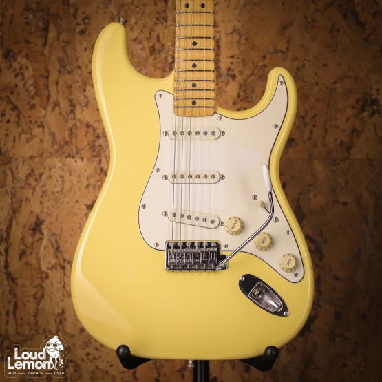 Fender ST72-80SC Stratocaster Yellow White 1992 Japan электрогитара