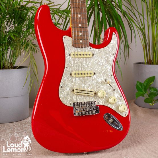 Fender Squier Series Standard Stratocaster Torino Red 1995 Mexico