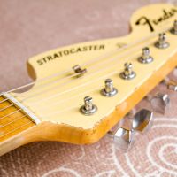 Fender Custom Shop Stratocaster 1969 Heavy Relic Aged Vintage White 2013 USA электрогитара