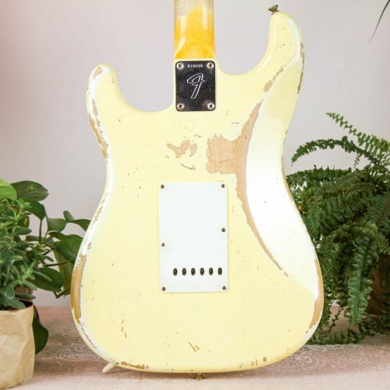 Fender Custom Shop Stratocaster 1969 Heavy Relic Aged Vintage White 2013 USA электрогитара