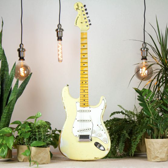 Fender Custom Shop Stratocaster 1969 Heavy Relic Aged Vintage White 2013 USA электрогитара