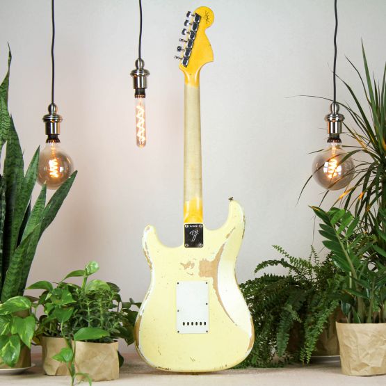 Fender Custom Shop Stratocaster 1969 Heavy Relic Aged Vintage White 2013 USA электрогитара