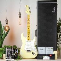 Fender Custom Shop Stratocaster 1969 Heavy Relic Aged Vintage White 2013 USA электрогитара