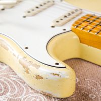 Fender Custom Shop Stratocaster 1969 Heavy Relic Aged Vintage White 2013 USA электрогитара