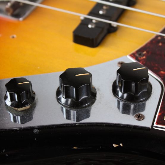 Fender Custom Shop 1964 Jazz Bass Relic Sunburst 2006 USA бас-гитара