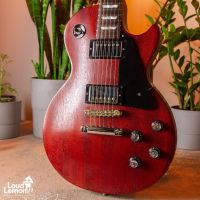 ‌Gibson Les Paul Studio Faded Worn Cherry 2007 USA электрогитара