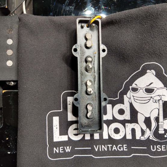 Squier Standard Series Precision Bass "Black & Chrome" Special Edition Black 2004 Indonesia бас-гитара