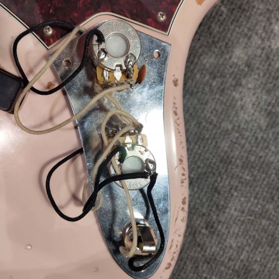 Fender Flea Jazz Bass Road Worn Faded Shell Pink 2018 Mexico бас-гитара