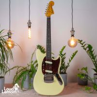 Fender Mustang MG69 Vintage White 1984 Japan электрогитара