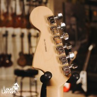 Fender American Professional Jaguar Olympic White 2017 USA электрогитара