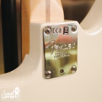 Fender American Professional Jaguar Olympic White 2017 USA электрогитара