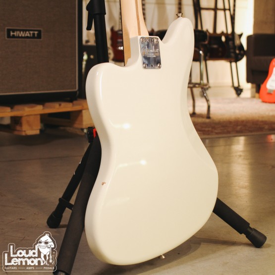 Fender American Professional Jaguar Olympic White 2017 USA электрогитара