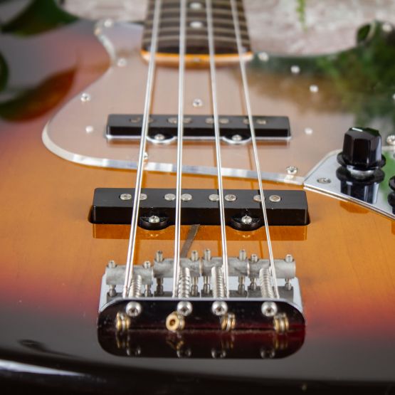 Fender Jazz Bass JB62 Sunburst 1999 Japan бас-гитара