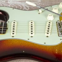 Fender Custom Shop Limited 1963 Journeyman Stratocaster Sparkle Sunburst 2017 NAMM USA электрогитара
